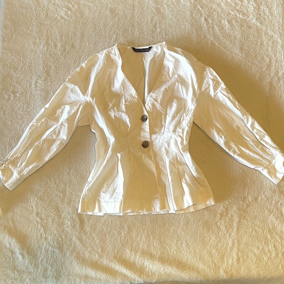 ๐ Zara pleated Linen Blouse - Picture 3 of 6